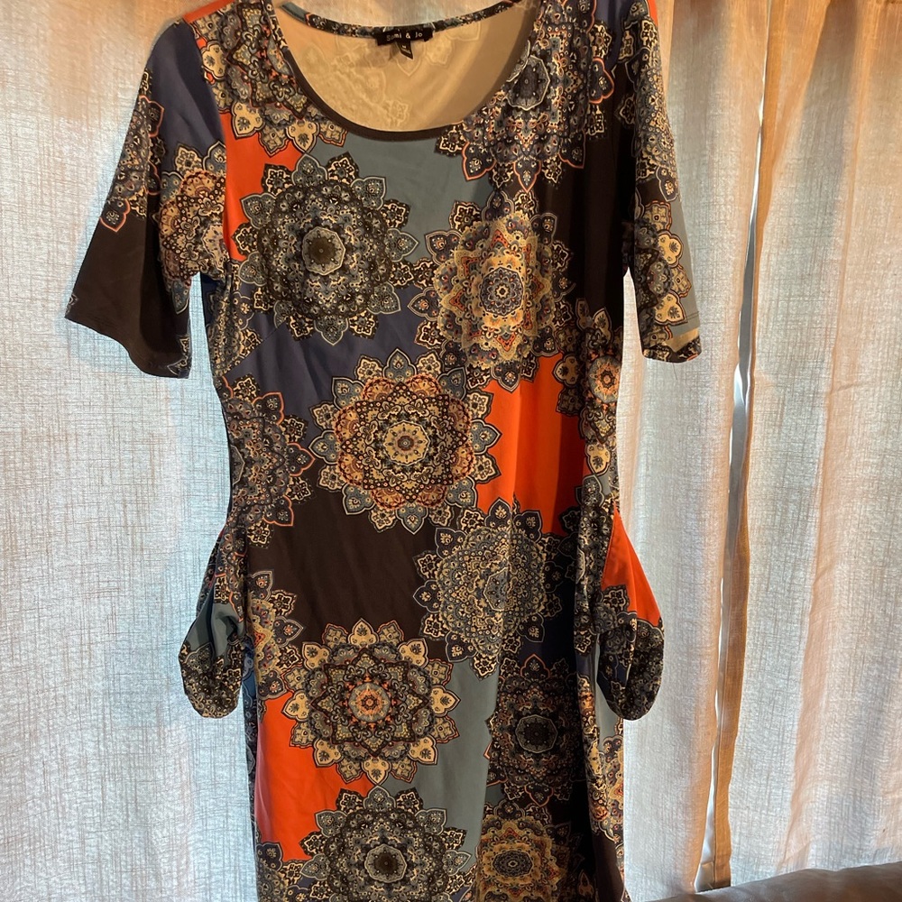 Dress has pockets